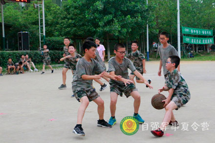 关于未来之星！青少年篮球夏令营开启新一季招募的信息