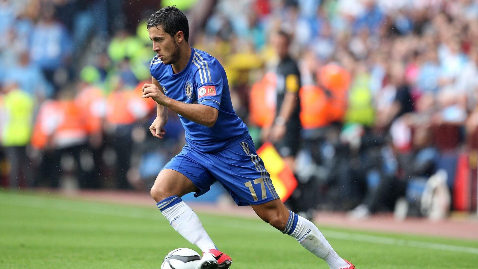 【罚分揭秘】裁判如何快速判断犯规点，确保比赛流畅，裁判的犯规手势